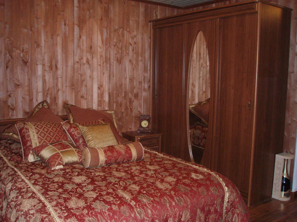 Krapi Guesthouse Treimani Zimmer foto